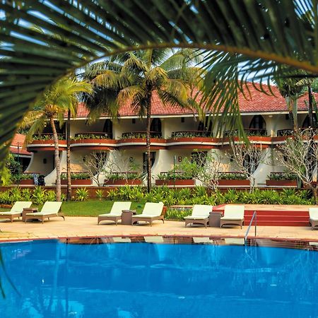 คาราเวลา บีช รีสอร์ต Hotel วาร์กา ภายนอก รูปภาพ The pool at the resort