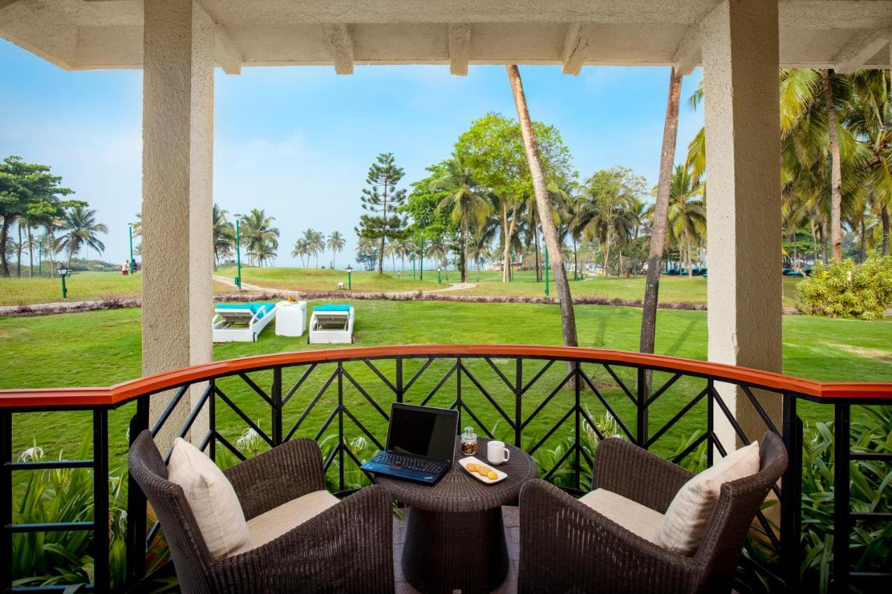 คาราเวลา บีช รีสอร์ต Hotel วาร์กา ภายนอก รูปภาพ The Westin Golf Resort Desaru