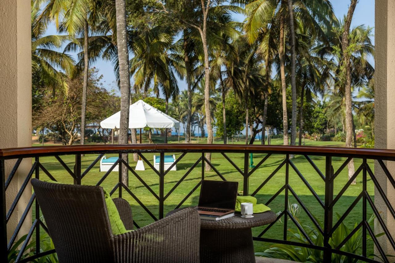 คาราเวลา บีช รีสอร์ต Hotel วาร์กา ภายนอก รูปภาพ The Oberoi, Mumbai