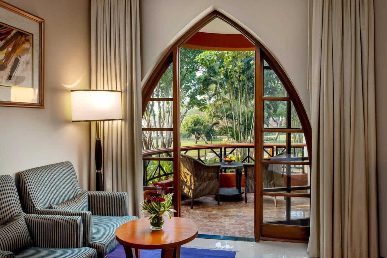 คาราเวลา บีช รีสอร์ต Hotel วาร์กา ภายนอก รูปภาพ A room at the hotel