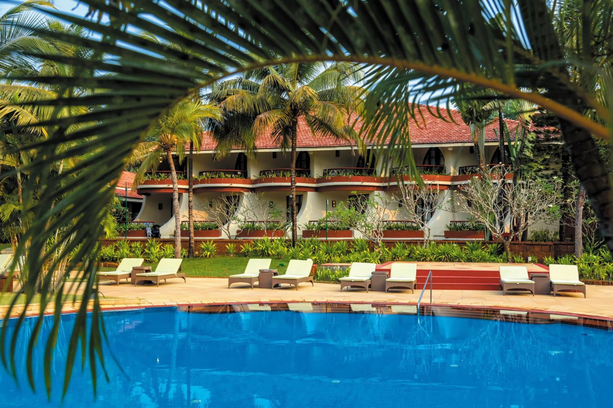 คาราเวลา บีช รีสอร์ต Hotel วาร์กา ภายนอก รูปภาพ The pool at the resort