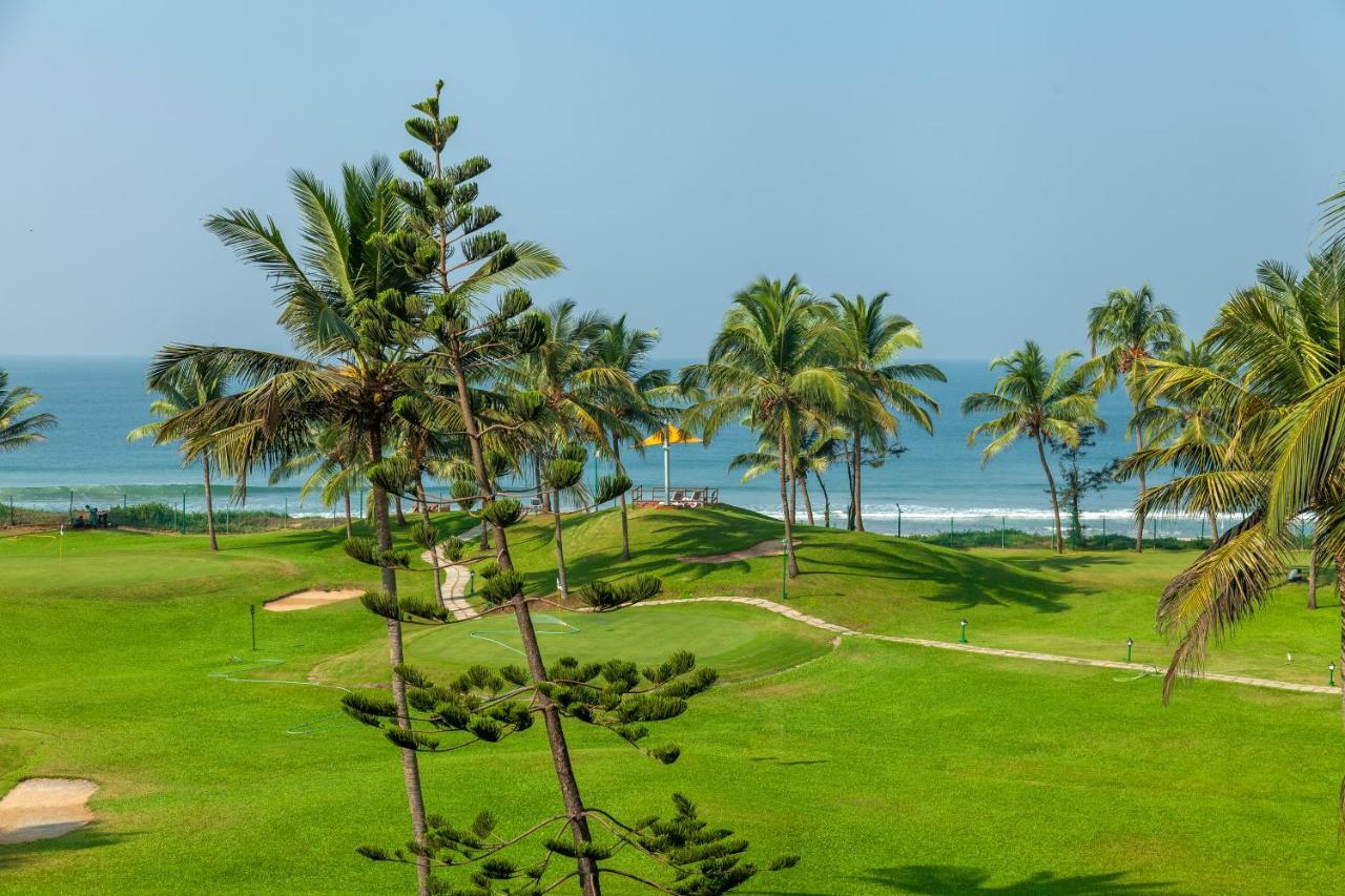 คาราเวลา บีช รีสอร์ต Hotel วาร์กา ภายนอก รูปภาพ Golf course at the Bayview Beach Resort