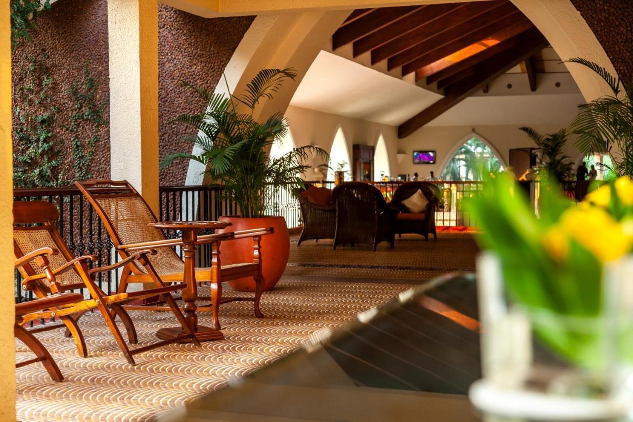 คาราเวลา บีช รีสอร์ต Hotel วาร์กา ภายนอก รูปภาพ The lobby of the hotel